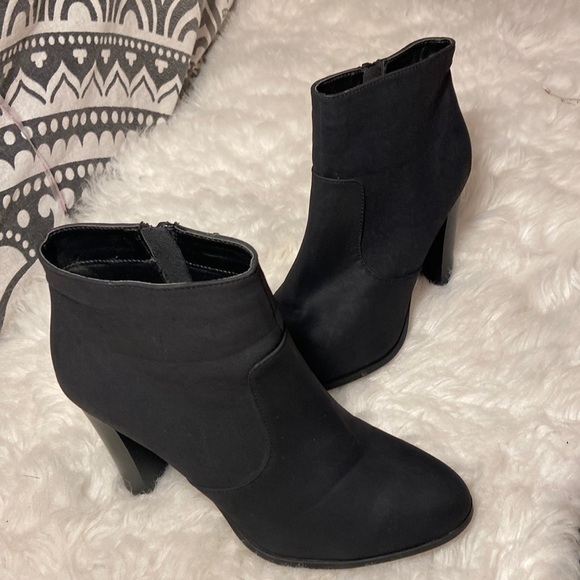 D Heart black, zipper ankle boots Block Heel Size 9 - Picture 3 of 11